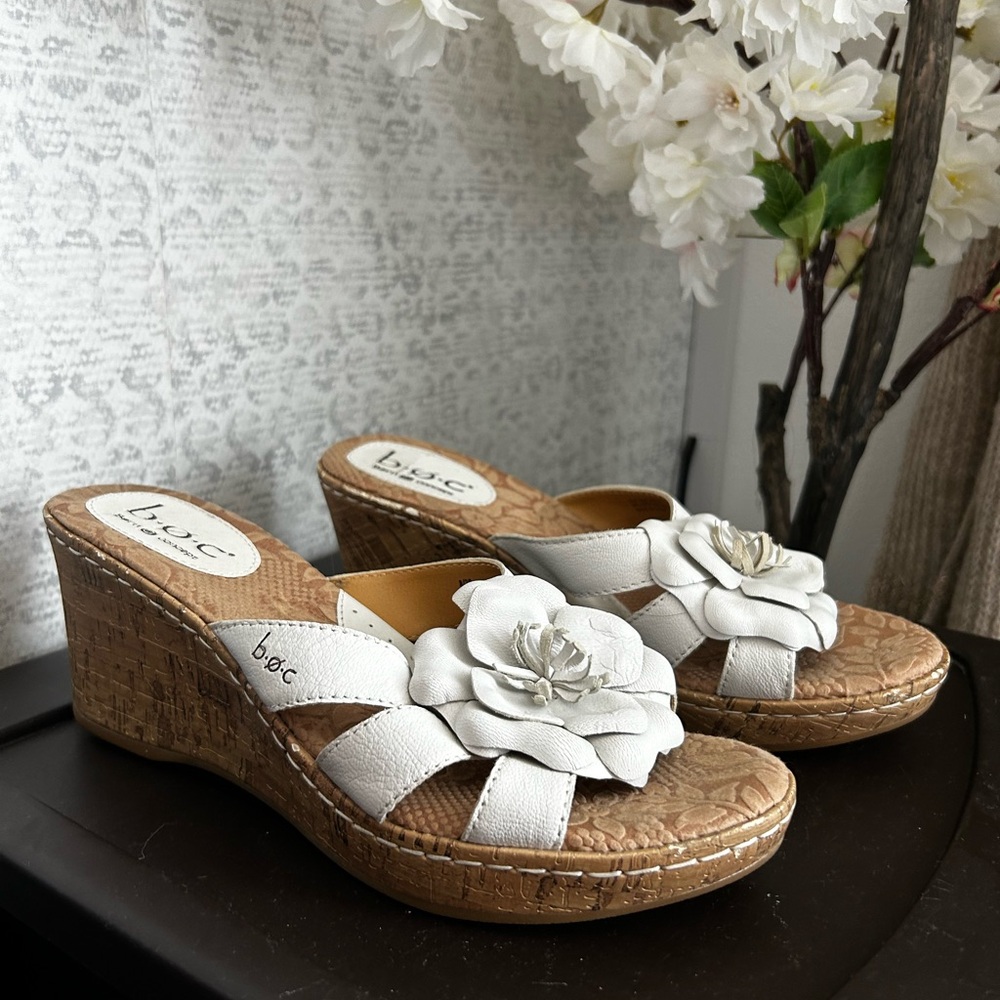‘Like New’ B.O.C. wedge sandals size 8